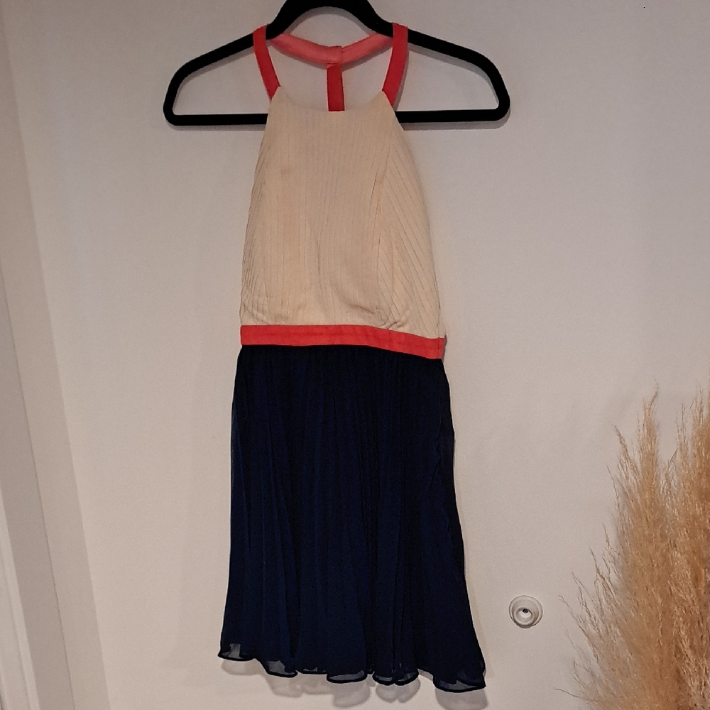 NWT Minuet Petite Cream and Red Dress Size S B107